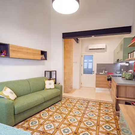 Stylish & Elegant Traditional House With Sun Terrace Tell1-1