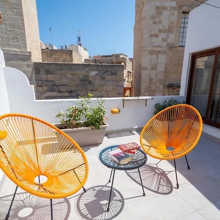 Stylish & Elegant Traditional House With Sun Terrace Tell1-1